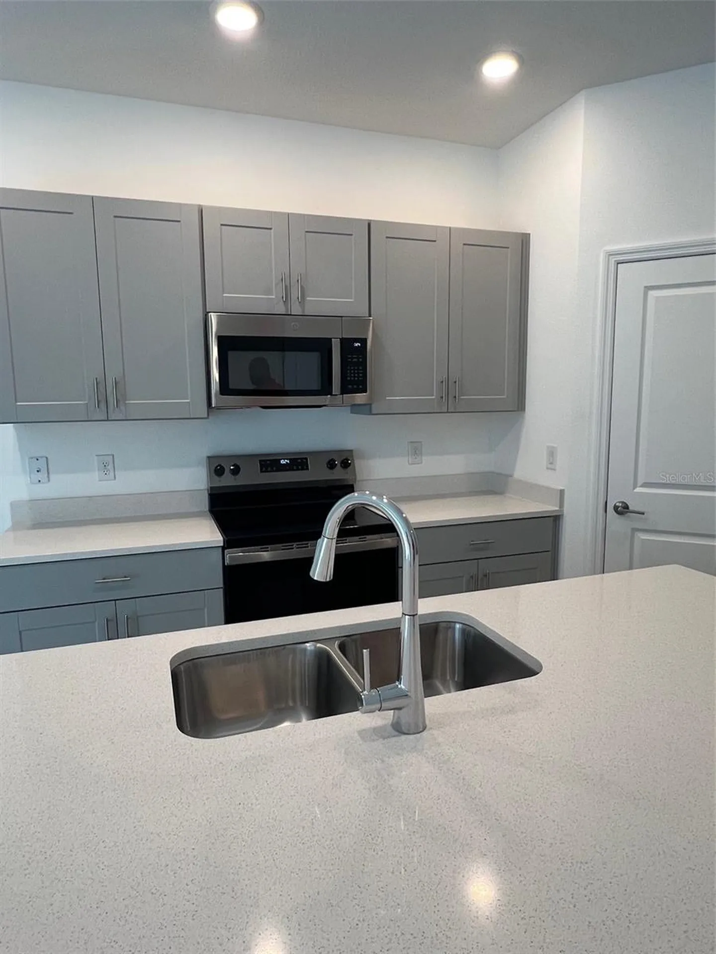 2958 Canary Avenue Davenport FL 33837