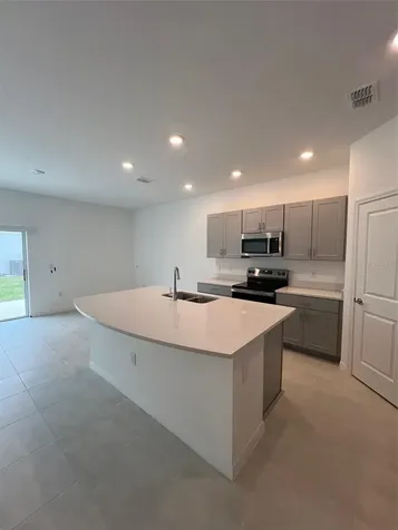 2958 Canary Avenue Davenport FL 33837