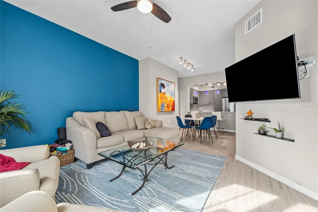 200 4th Avenue S St Petersburg FL 33701