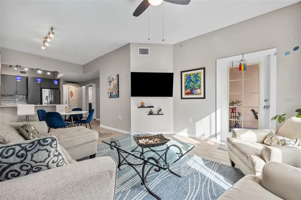 200 4th Avenue S St Petersburg FL 33701