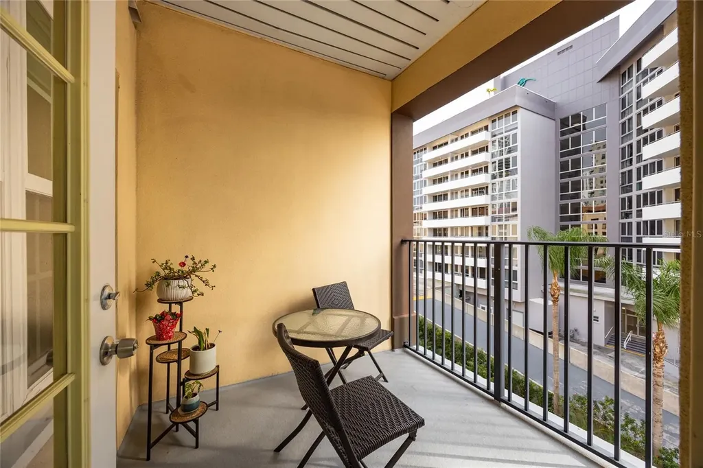 200 4th Avenue S St Petersburg FL 33701