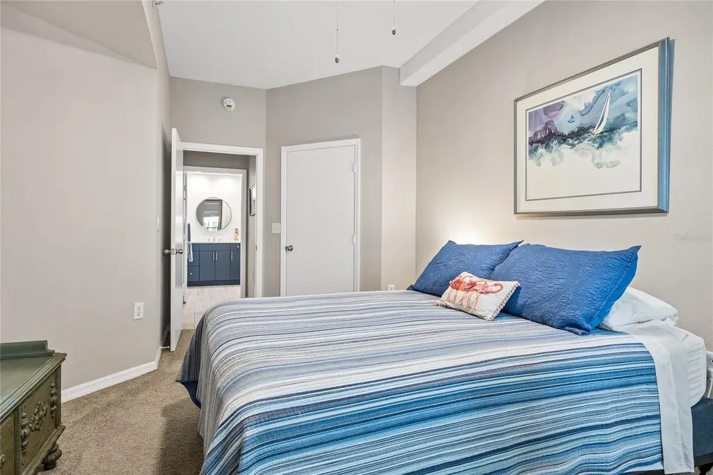 200 4th Avenue S St Petersburg FL 33701