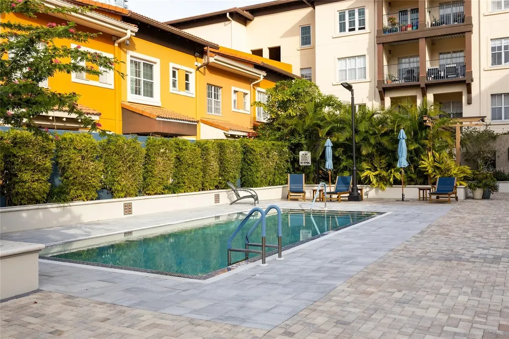 200 4th Avenue S St Petersburg FL 33701