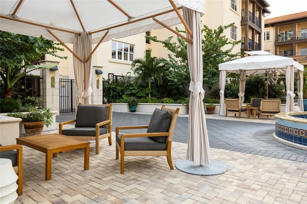 200 4th Avenue S St Petersburg FL 33701