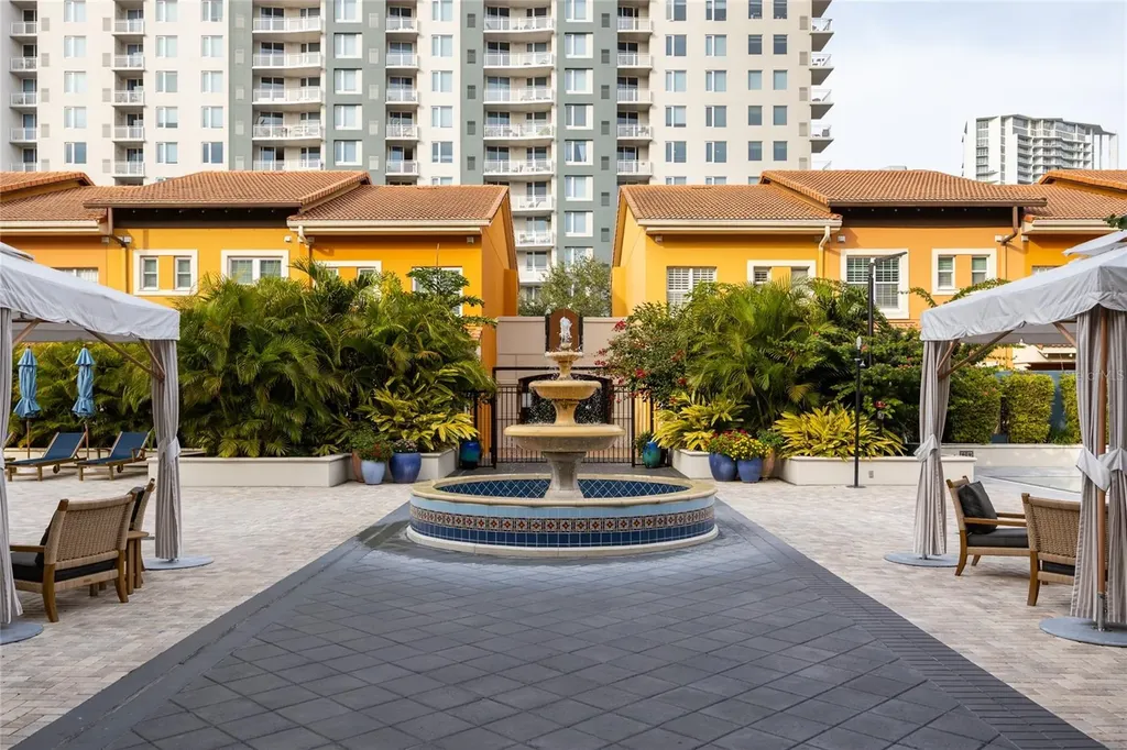 200 4th Avenue S St Petersburg FL 33701