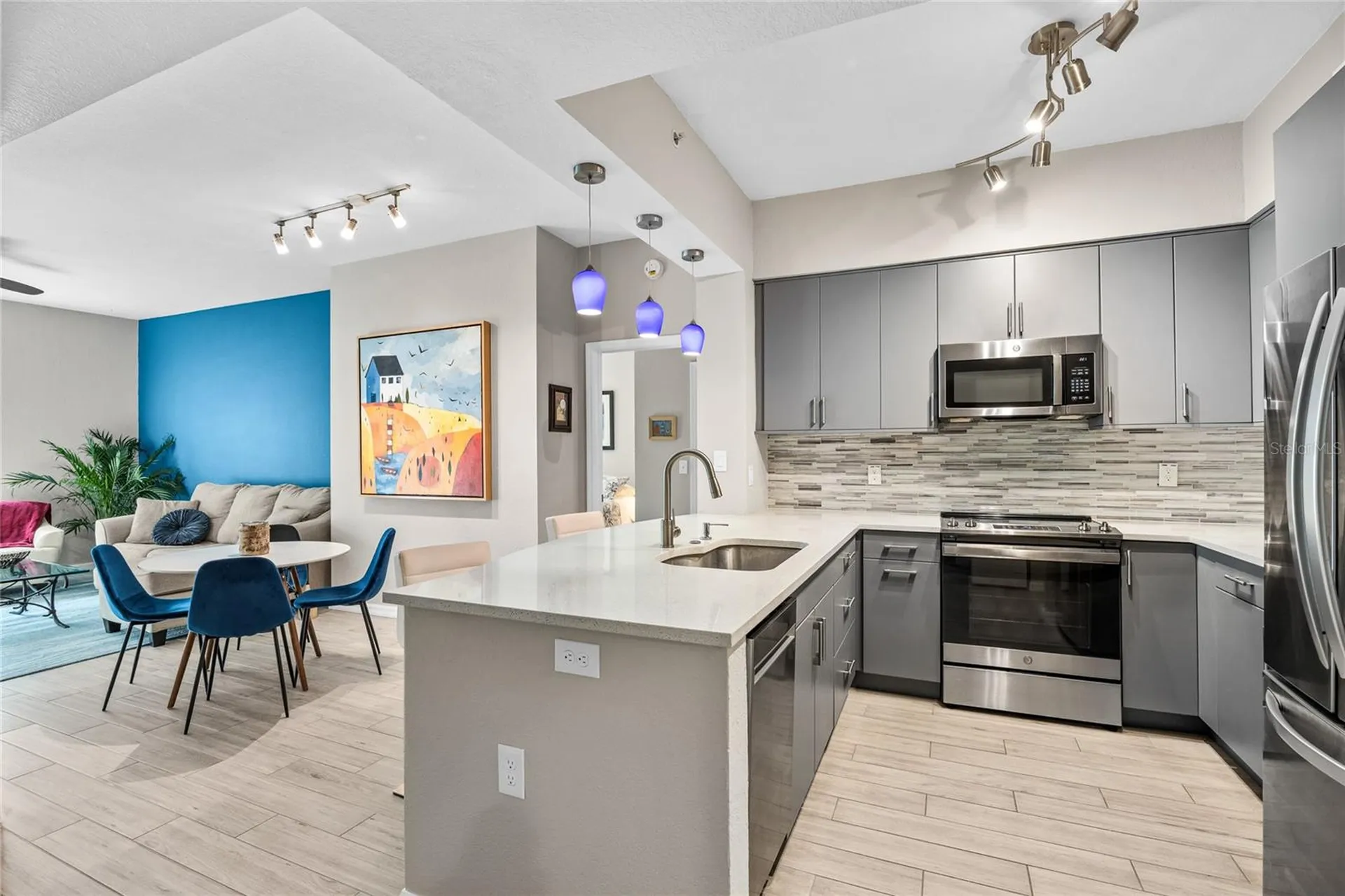 200 4th Avenue S St Petersburg FL 33701