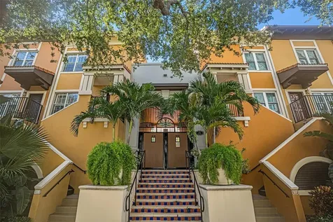 200 4th Avenue S St Petersburg FL 33701