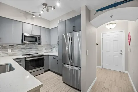 200 4th Avenue S St Petersburg FL 33701