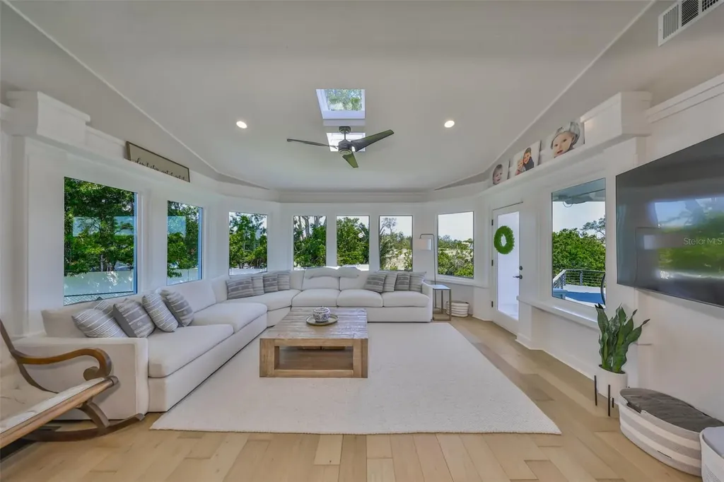 945 Bunker View Drive Apollo Beach FL 33572
