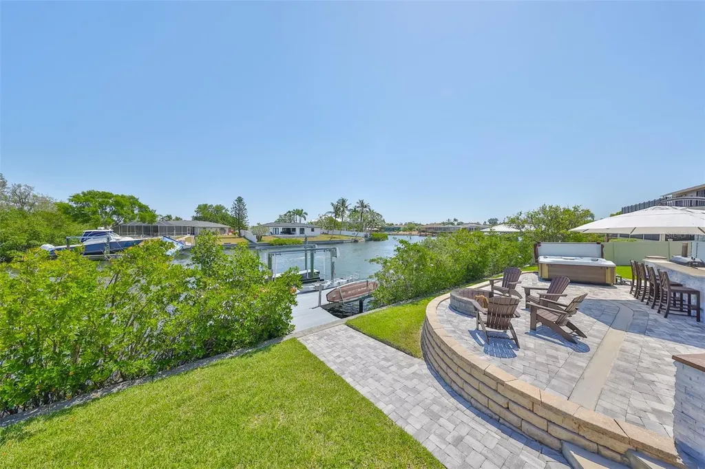 945 Bunker View Drive Apollo Beach FL 33572