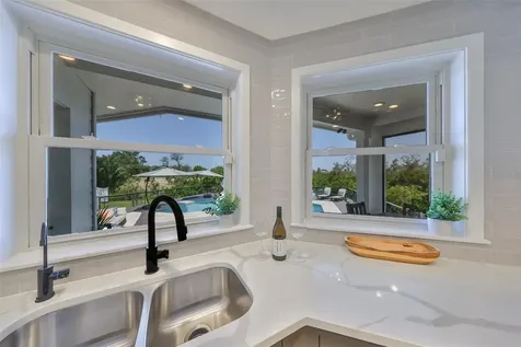 945 Bunker View Drive Apollo Beach FL 33572