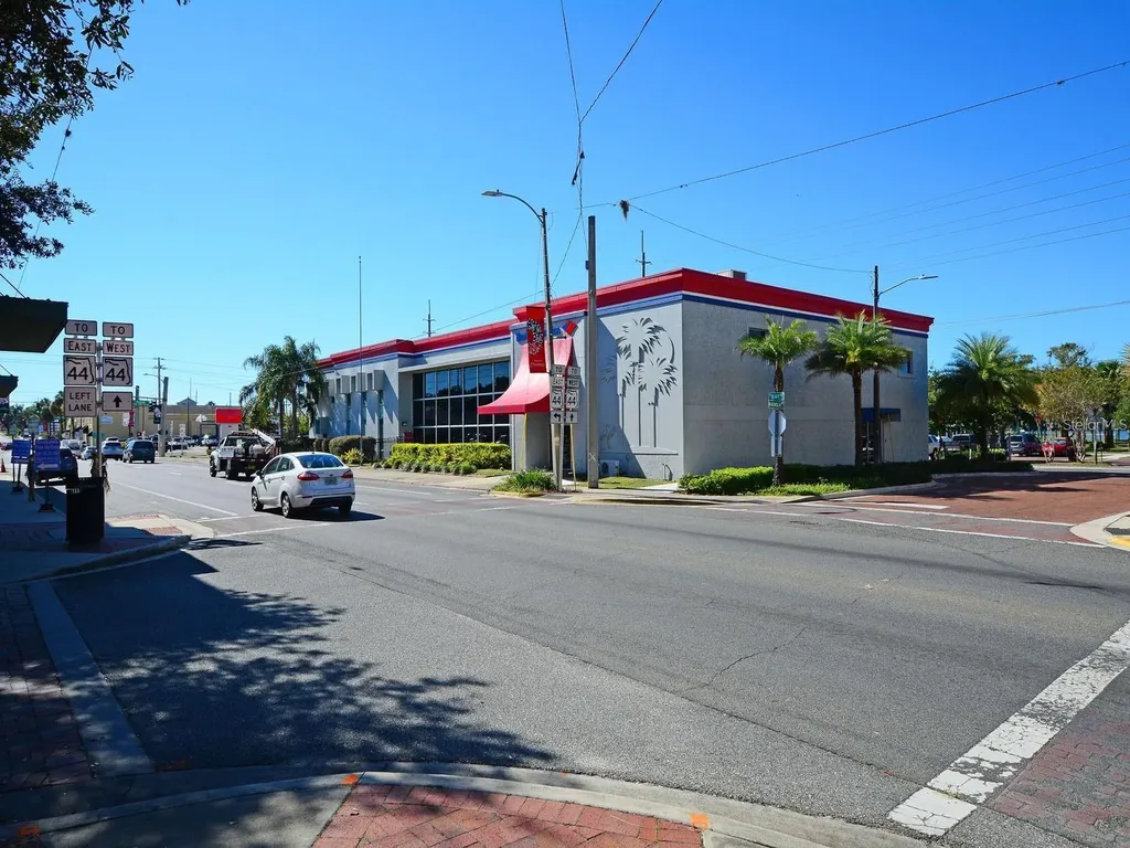 100 N Bay Street Eustis FL 32726