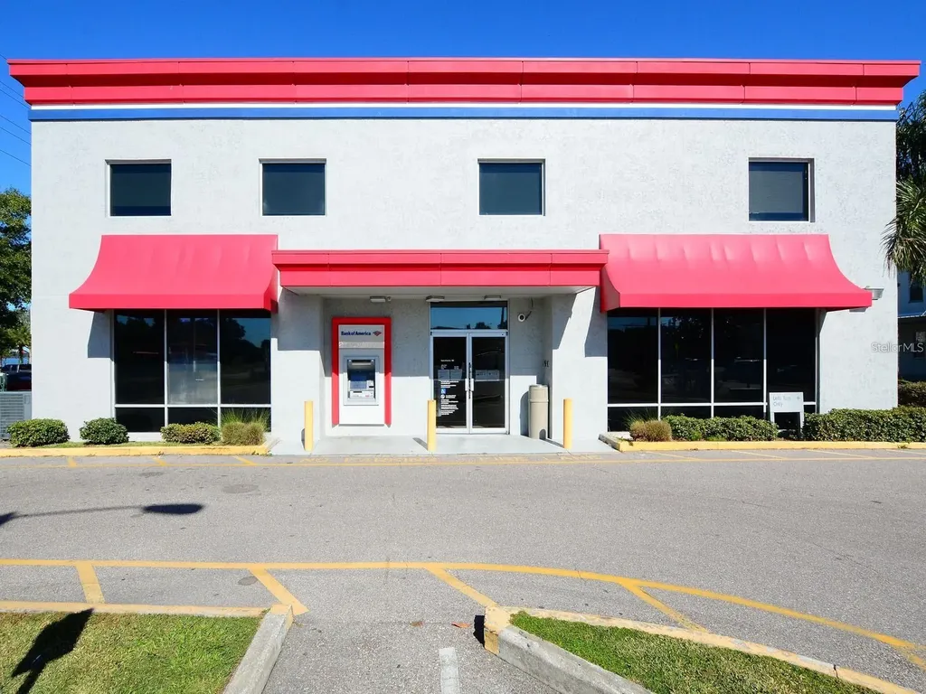 100 N Bay Street Eustis FL 32726