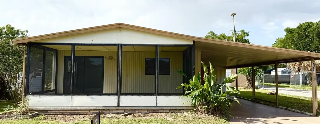 2055 S Floral Avenue Bartow FL 33830