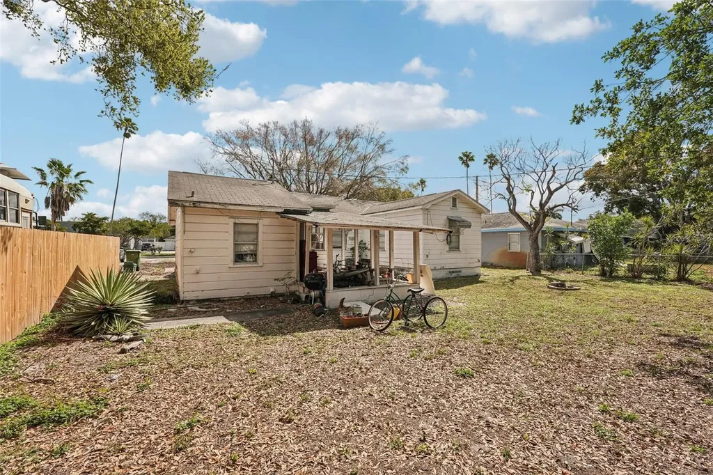 806 33rd Street Court W Bradenton FL 34205