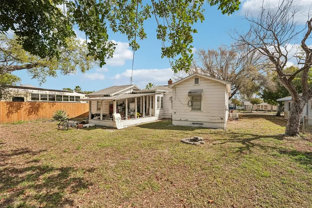 806 33rd Street Court W Bradenton FL 34205