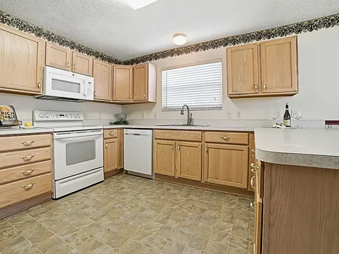 16865 SE 93rd Cuthbert Circle The Villages FL 32162