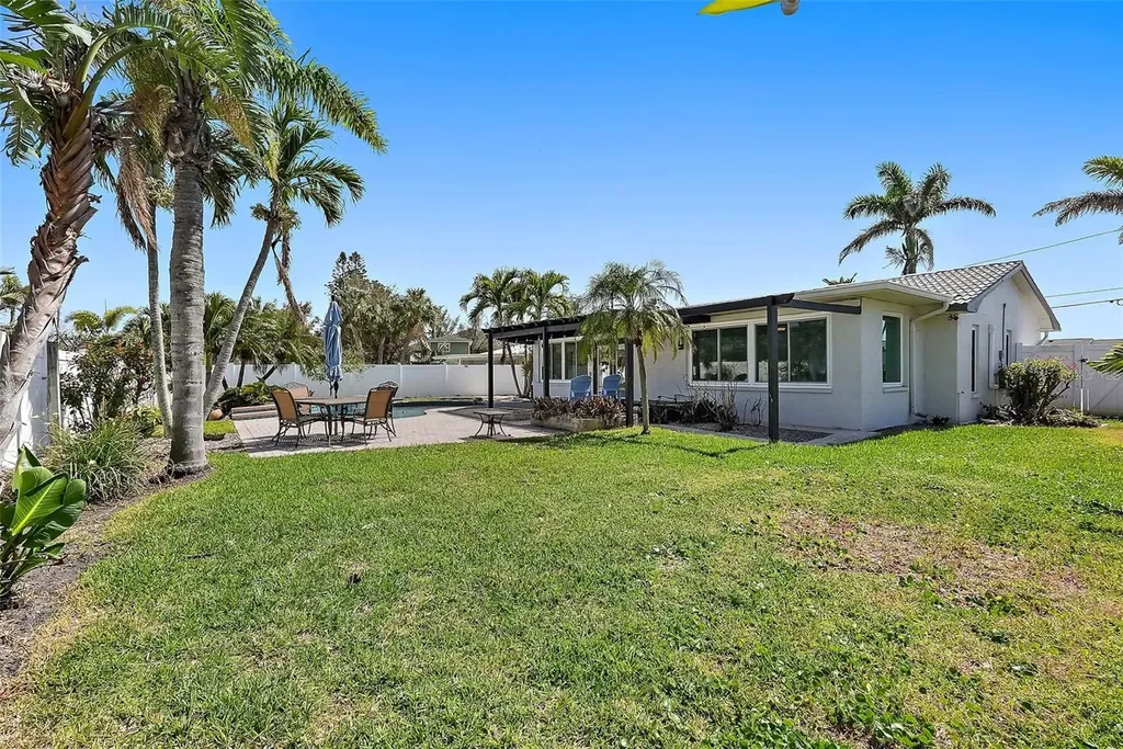 3755 Belle Vista Drive E St Pete Beach FL 33706