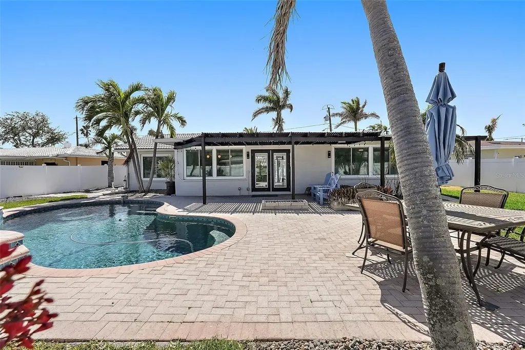 3755 Belle Vista Drive E St Pete Beach FL 33706