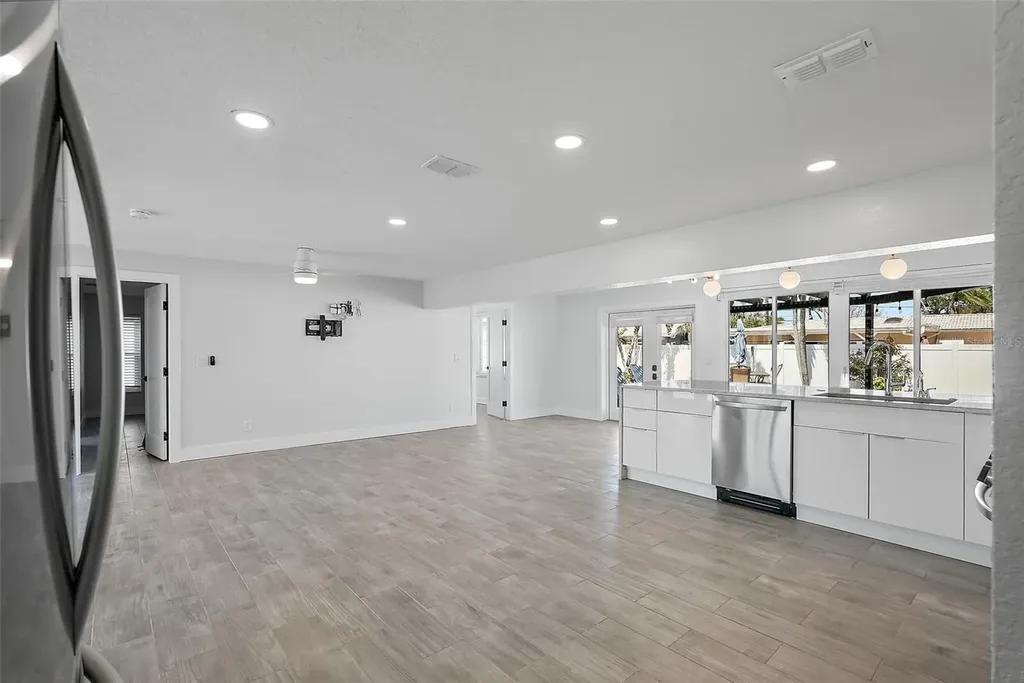 3755 Belle Vista Drive E St Pete Beach FL 33706