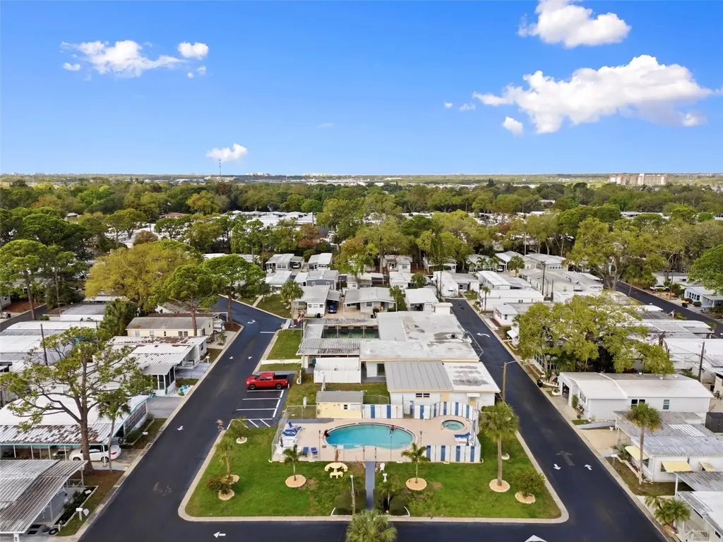 7803 46th Avenue N St Petersburg FL 33709