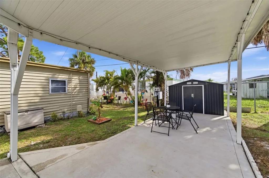 7803 46th Avenue N St Petersburg FL 33709