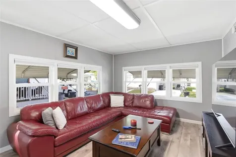 7803 46th Avenue N St Petersburg FL 33709