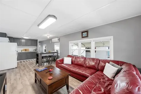 7803 46th Avenue N St Petersburg FL 33709