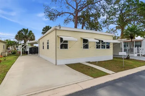 7803 46th Avenue N St Petersburg FL 33709