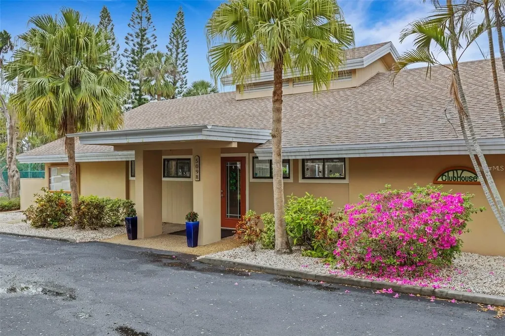 5019 Village Gardens Drive Sarasota FL 34234