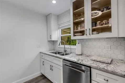 5019 Village Gardens Drive Sarasota FL 34234