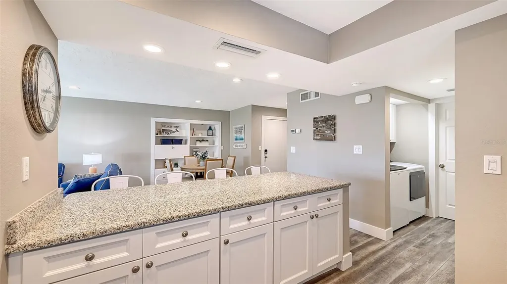 1050 W Peppertree Lane Sarasota FL 34242