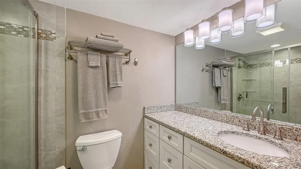 1050 W Peppertree Lane Sarasota FL 34242