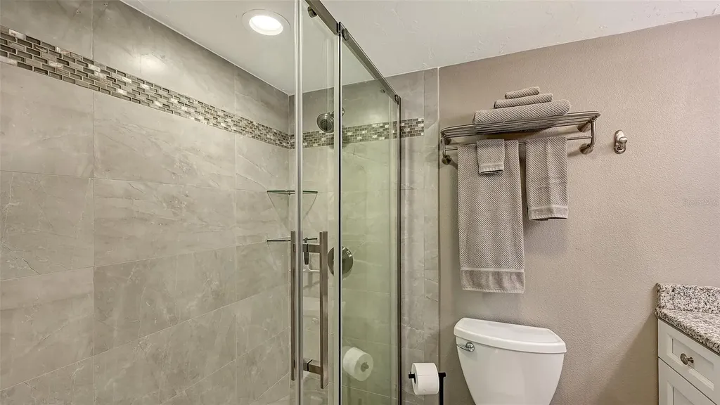 1050 W Peppertree Lane Sarasota FL 34242