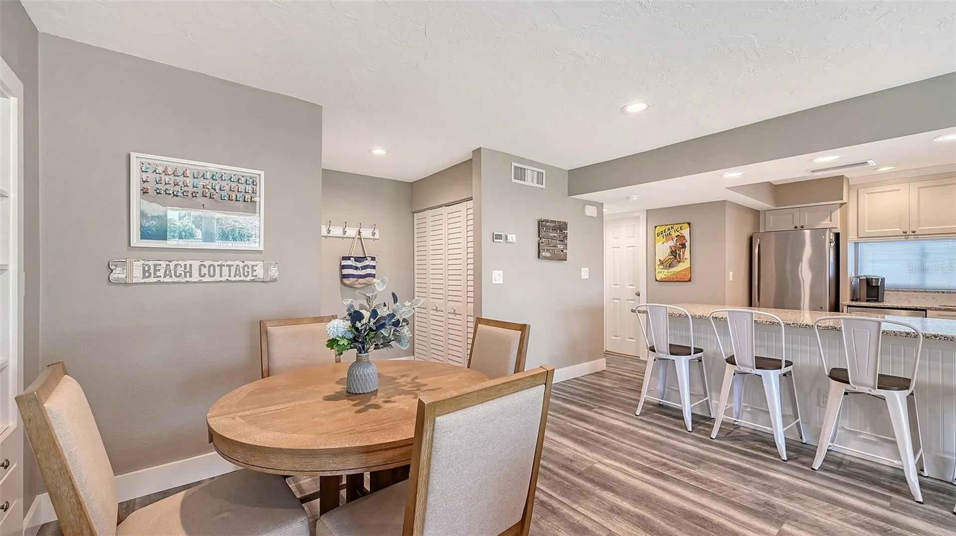 1050 W Peppertree Lane Sarasota FL 34242