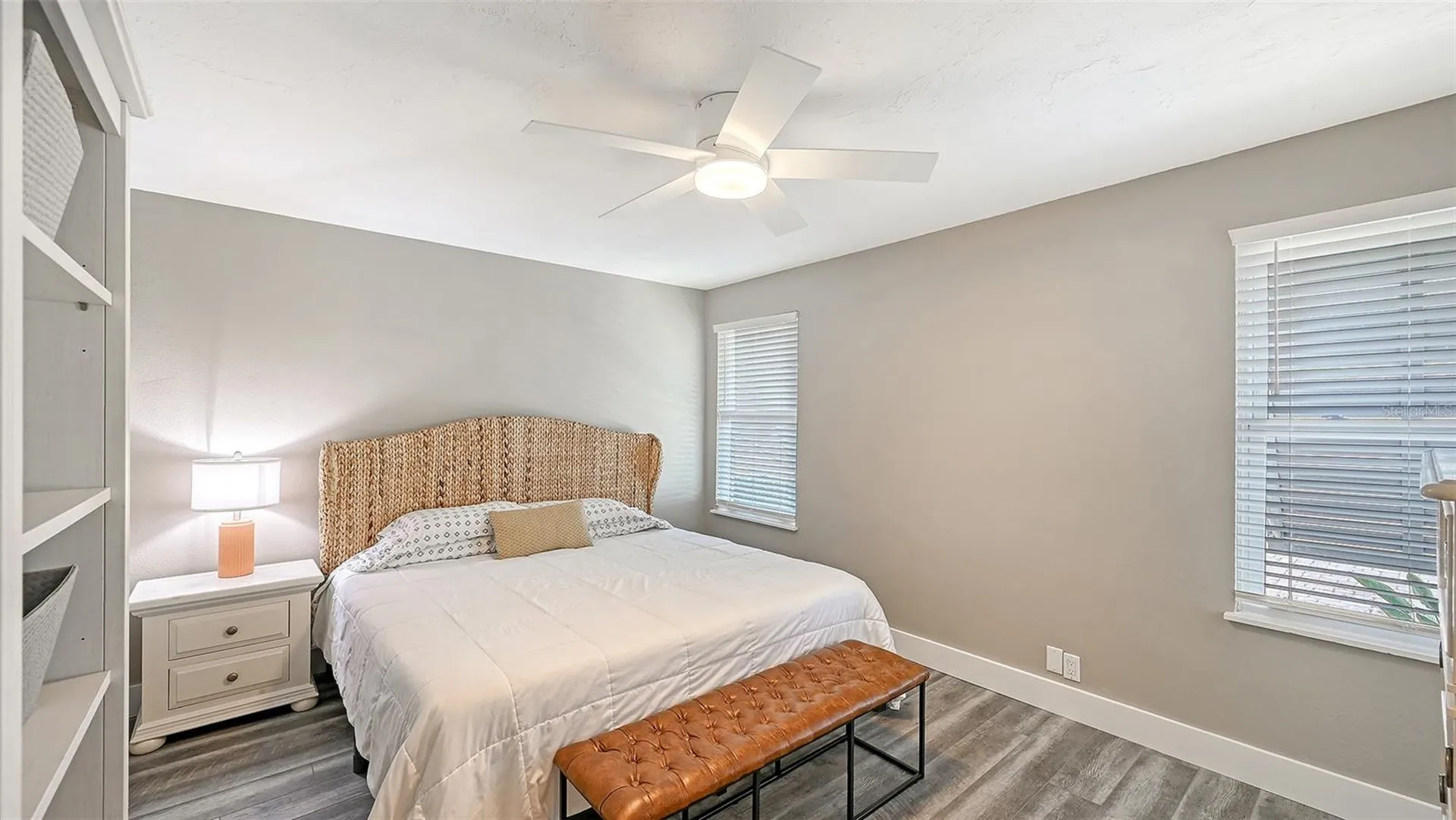1050 W Peppertree Lane Sarasota FL 34242