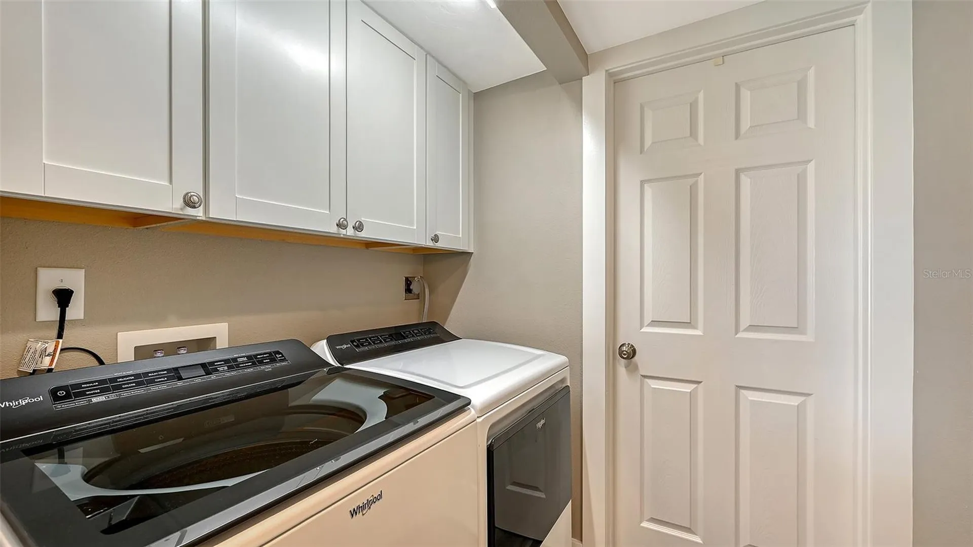 1050 W Peppertree Lane Sarasota FL 34242