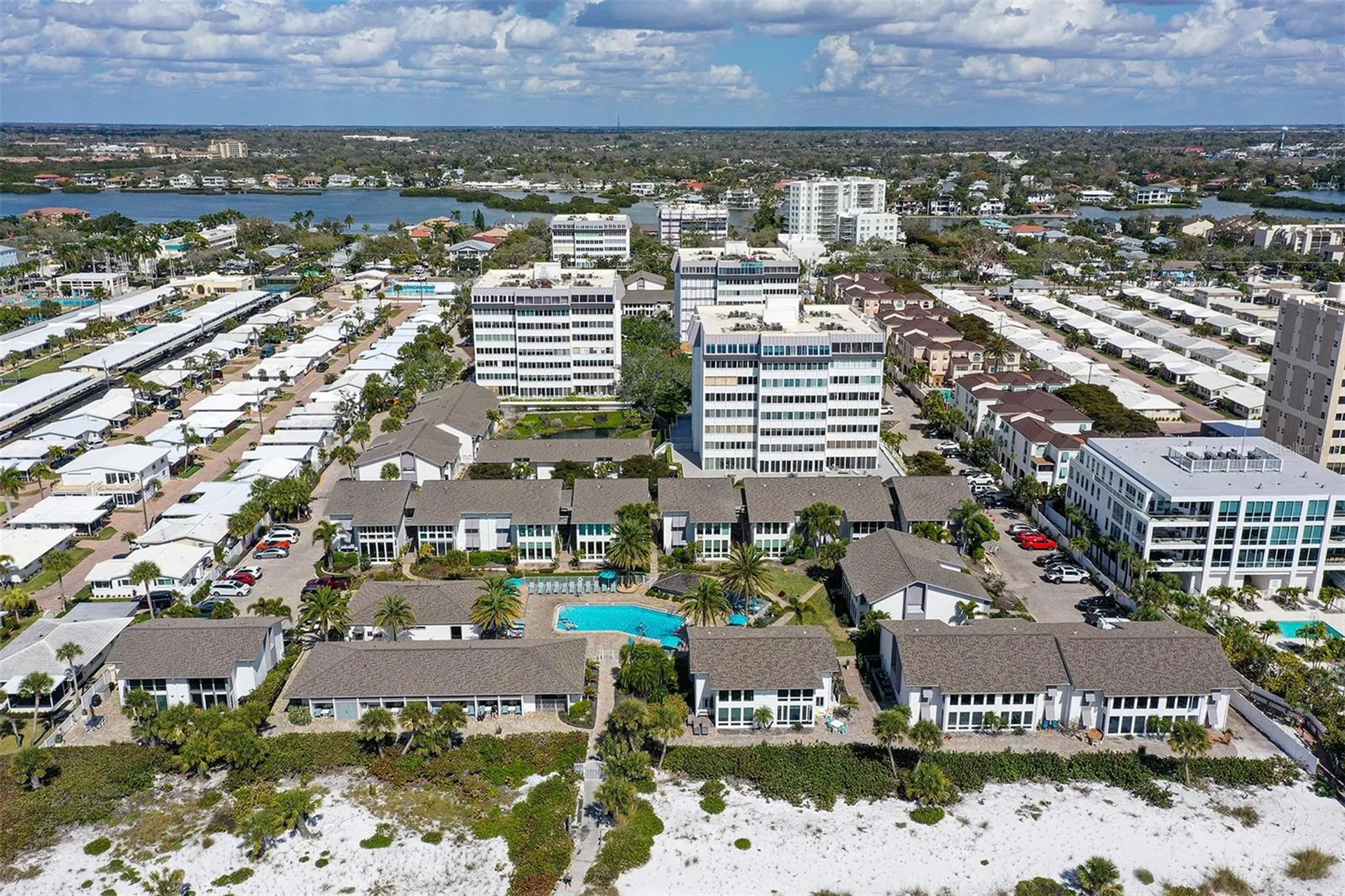 1050 W Peppertree Lane Sarasota FL 34242