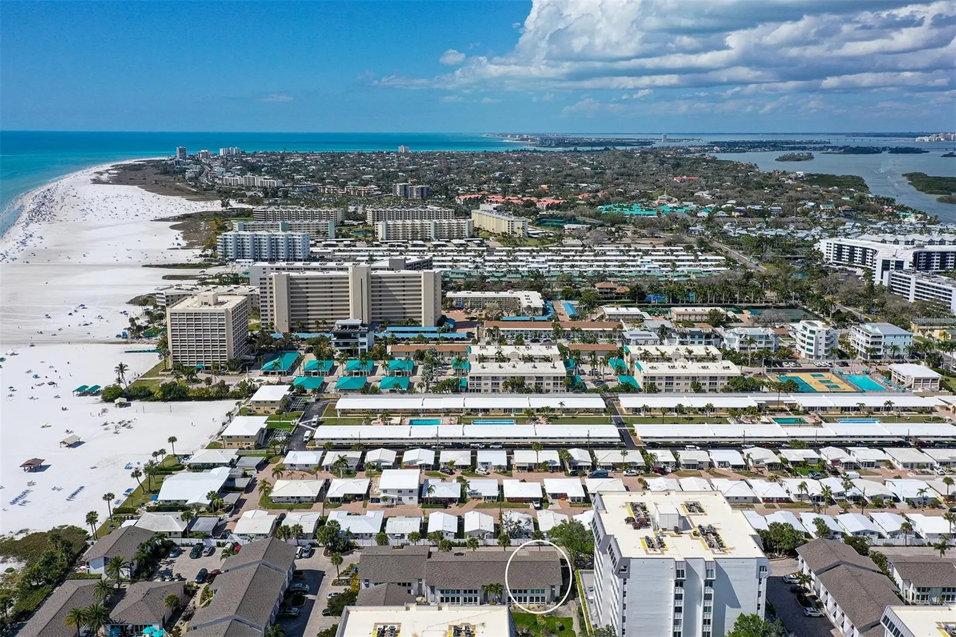 1050 W Peppertree Lane Sarasota FL 34242