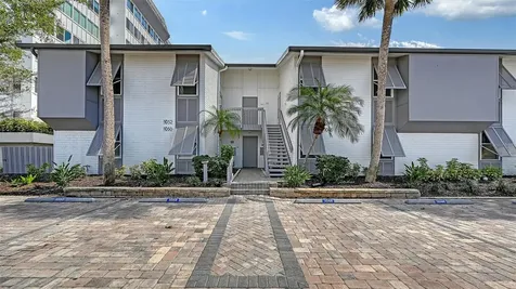 1050 W Peppertree Lane Sarasota FL 34242