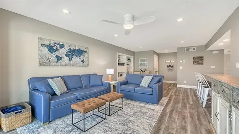 1050 W Peppertree Lane Sarasota FL 34242