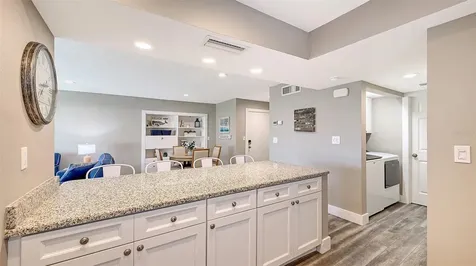 1050 W Peppertree Lane Sarasota FL 34242
