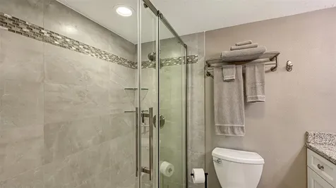 1050 W Peppertree Lane Sarasota FL 34242