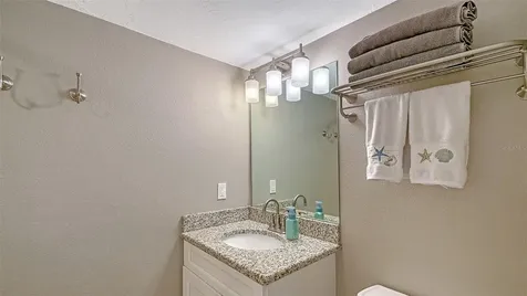 1050 W Peppertree Lane Sarasota FL 34242