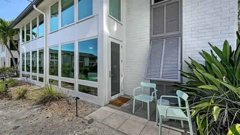 1050 W Peppertree Lane Sarasota FL 34242