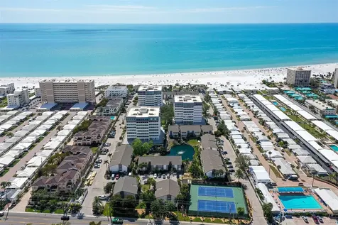 1050 W Peppertree Lane Sarasota FL 34242