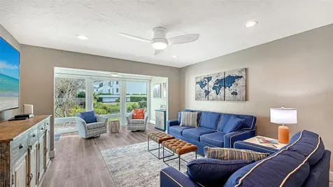1050 W Peppertree Lane Sarasota FL 34242
