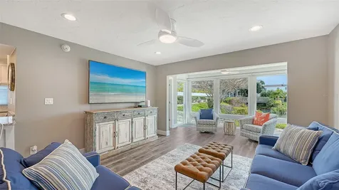 1050 W Peppertree Lane Sarasota FL 34242