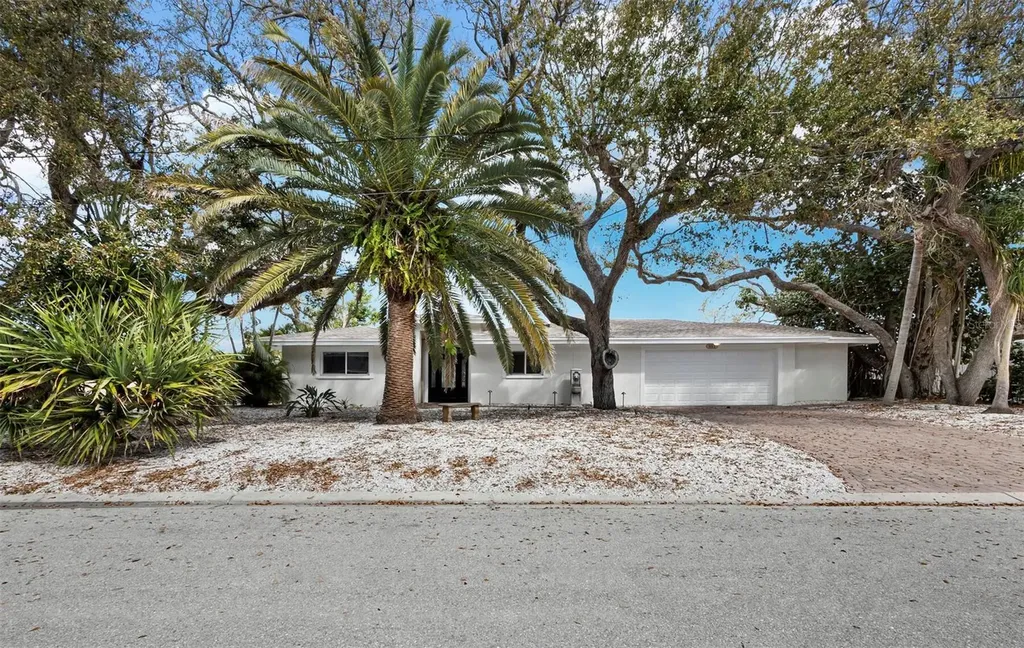 951 Contento Street Siesta Key FL 34242
