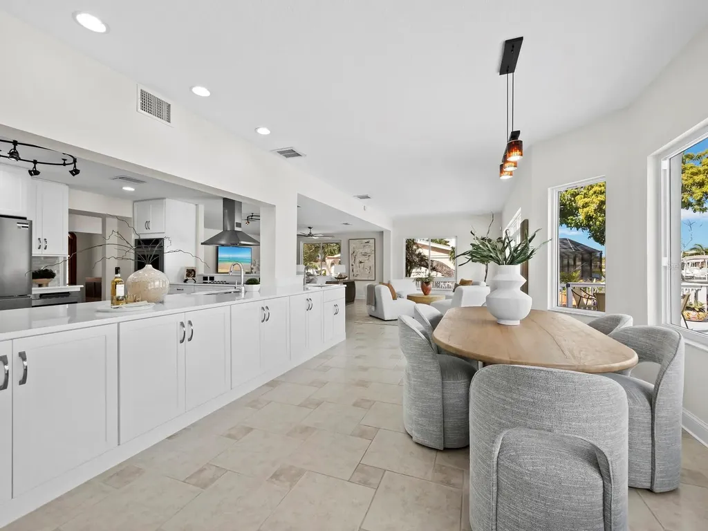 951 Contento Street Siesta Key FL 34242